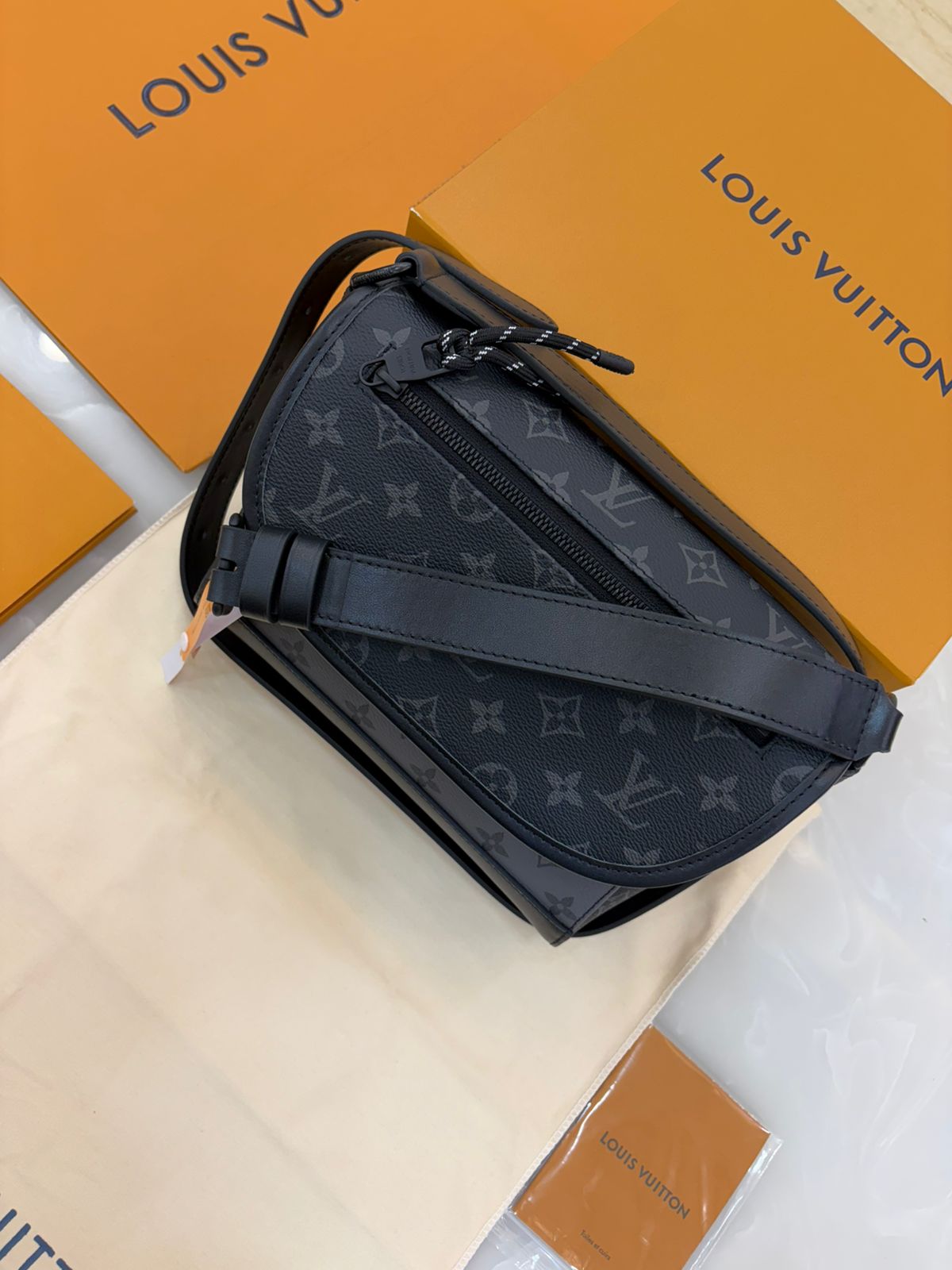 Louis Vuitton Pulse Messenger bag