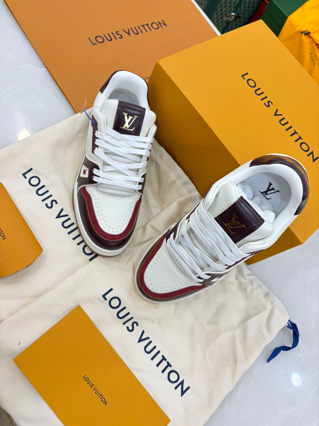 Lv Trainers