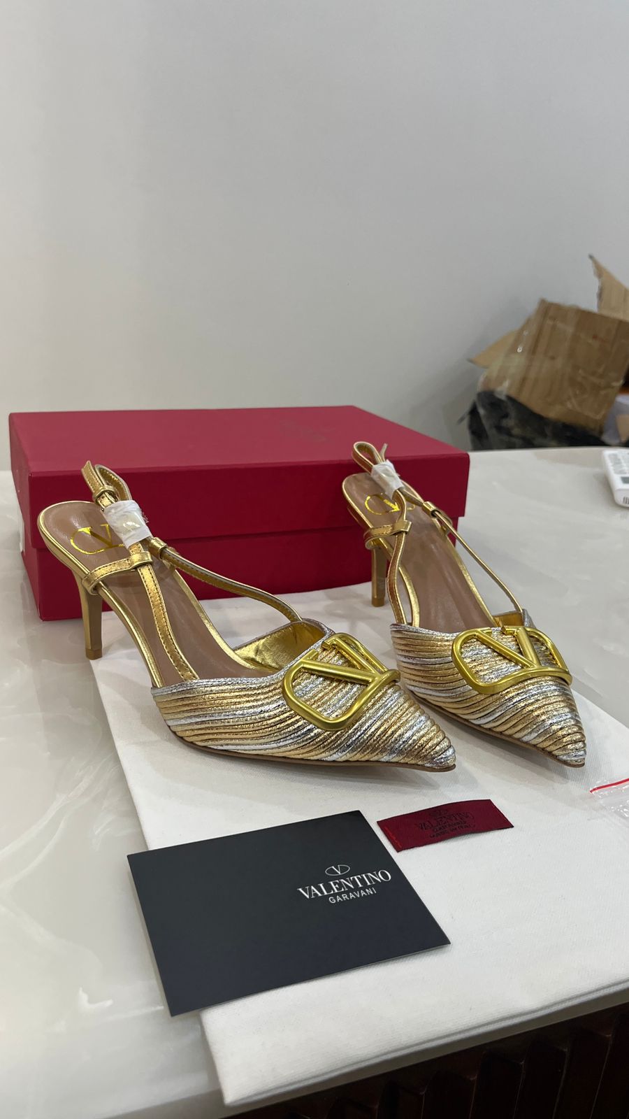 Valentino Garavani VLogo