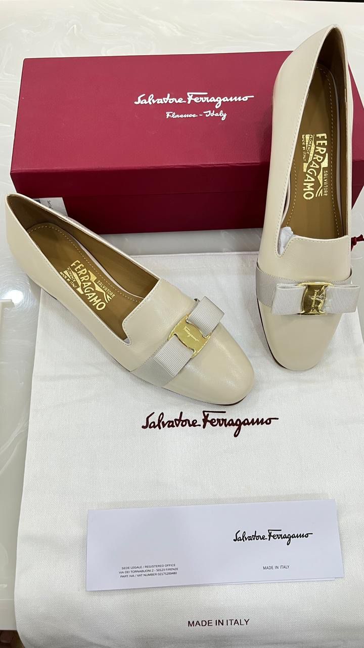 Salvatore Ferragamo Vara bow loafers
