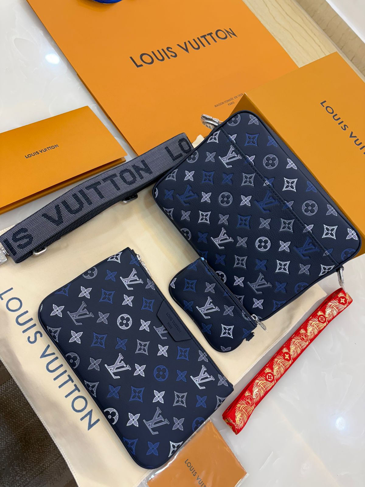 Louis Vuitton Trio Messenger bag
