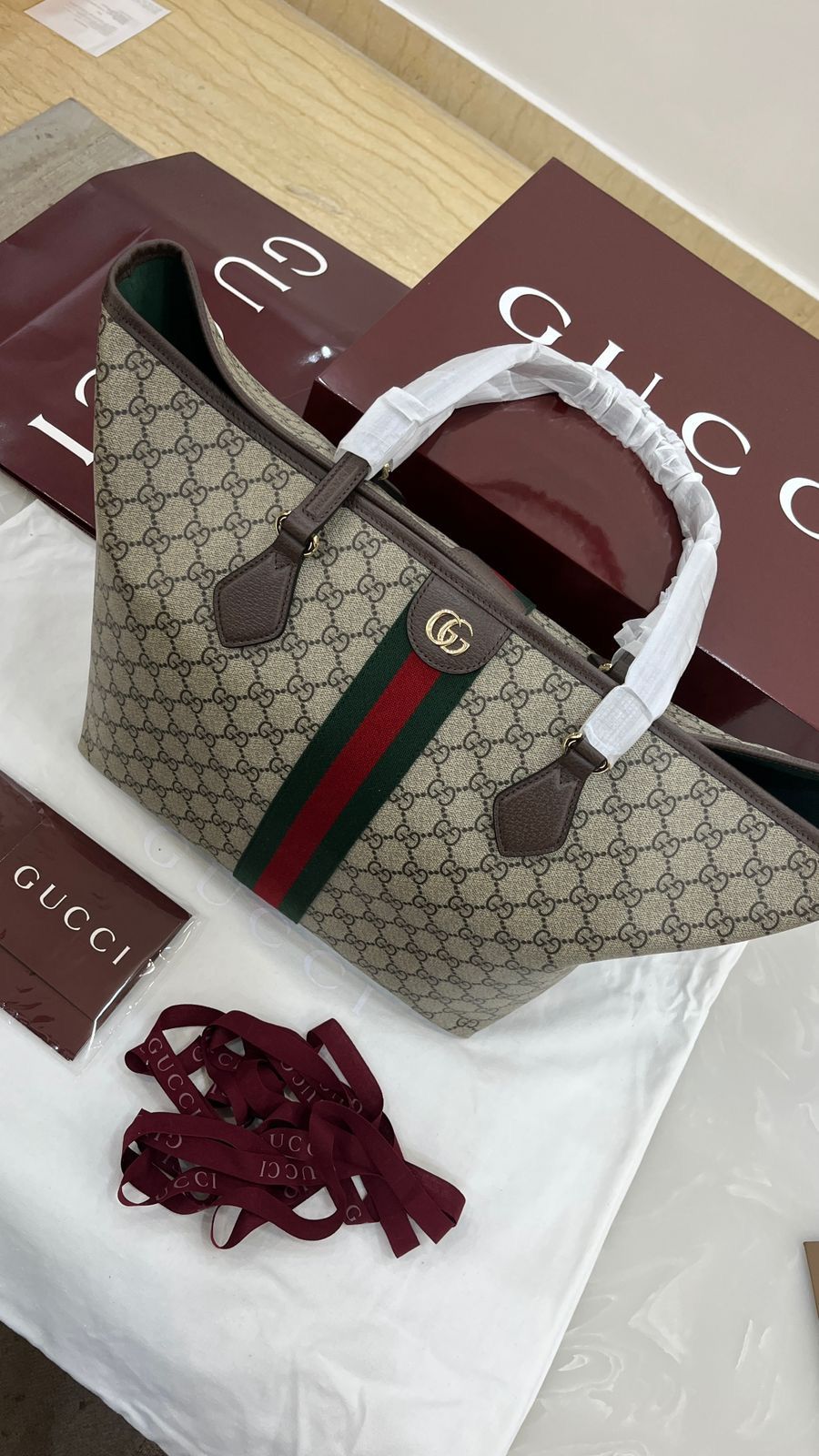 Gucci Ophidia GG Medium Tote Bag